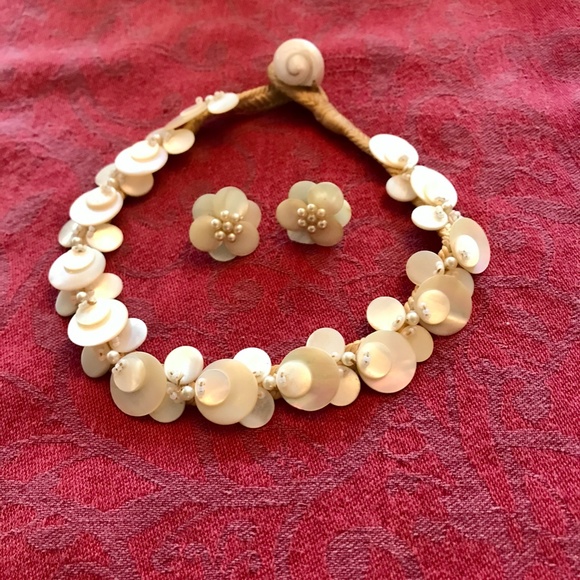 Mother-of-Pearl Hemp Necklace w Matching Earrings - Picture 9 of 10